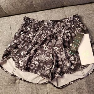 Lululemon 2017 Seawheeze shorts